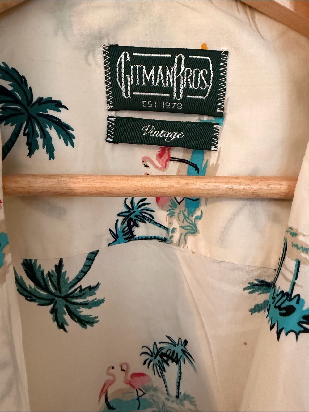 Gitman Bros Vintage
Hawaiian Flamingo Camp Collar Button
Up Shirt Small - Picture 2 of 12